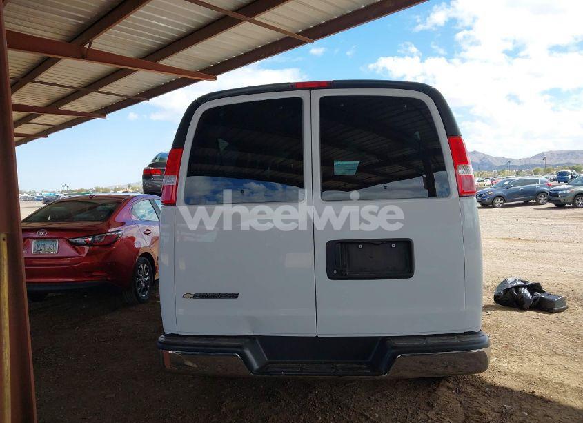 Photo 16 of 2020 Chevrolet Express PASSENGER RWD 3500 EXTENDED WHEELBASE LT (VIN 1GAZGPFG8L1124234)