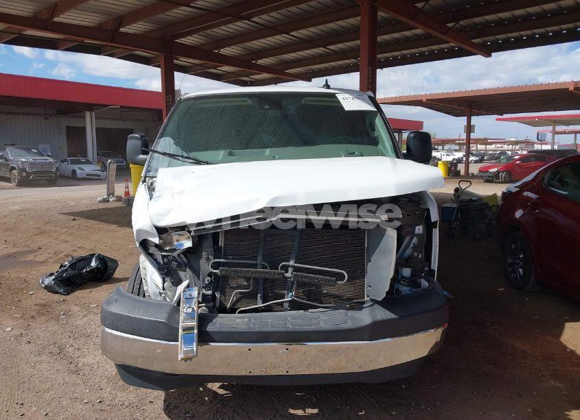 Photo 6 of 2020 Chevrolet Express PASSENGER RWD 3500 EXTENDED WHEELBASE LT (VIN 1GAZGPFG8L1124234)