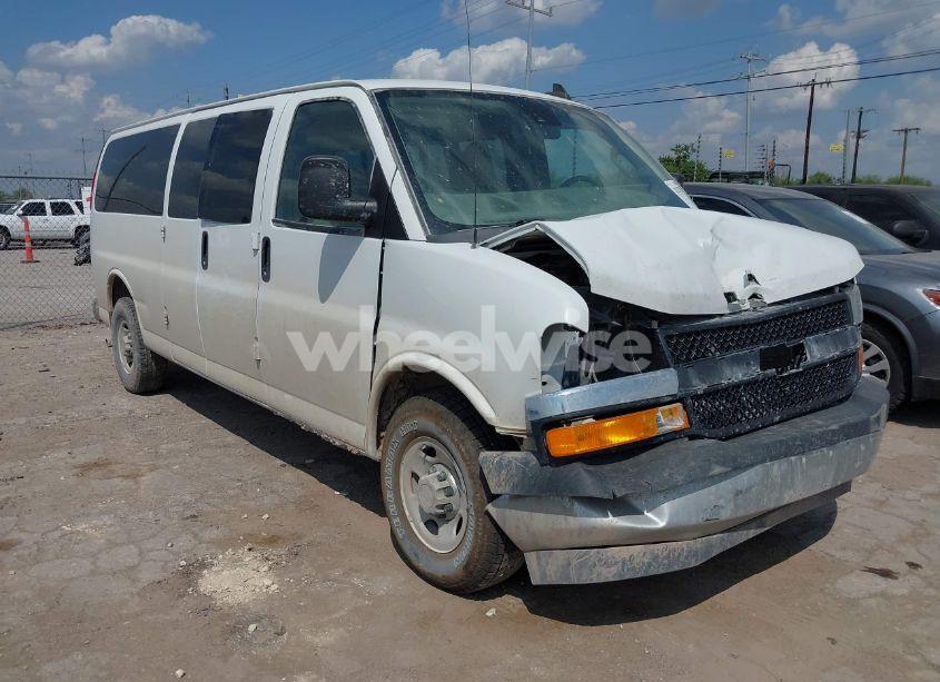 2020 Chevrolet Express PASSENGER RWD 3500 EXTENDED WHEELBASE LT (VIN 1GAZGPFG8L1139879) main photo