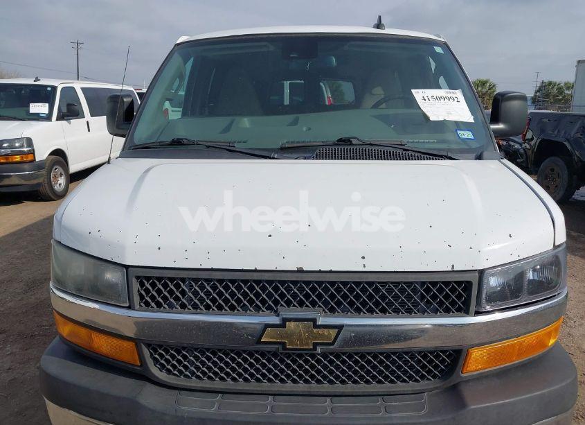 Photo 6 of 2020 Chevrolet Express PASSENGER RWD 3500 EXTENDED WHEELBASE LT (VIN 1GAZGPFG8L1209896)