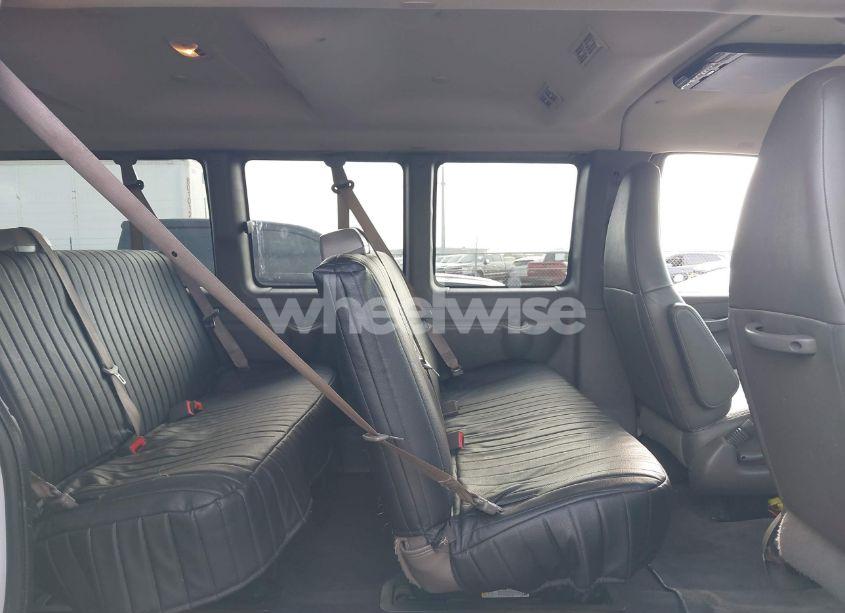 Photo 8 of 2020 Chevrolet Express PASSENGER RWD 3500 EXTENDED WHEELBASE LT (VIN 1GAZGPFG8L1209896)