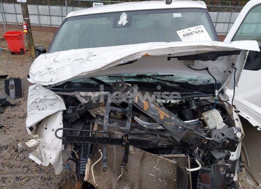 Photo 10 of 2020 Chevrolet Express PASSENGER RWD 3500 EXTENDED WHEELBASE LT (VIN 1GAZGPFG9L1192400)