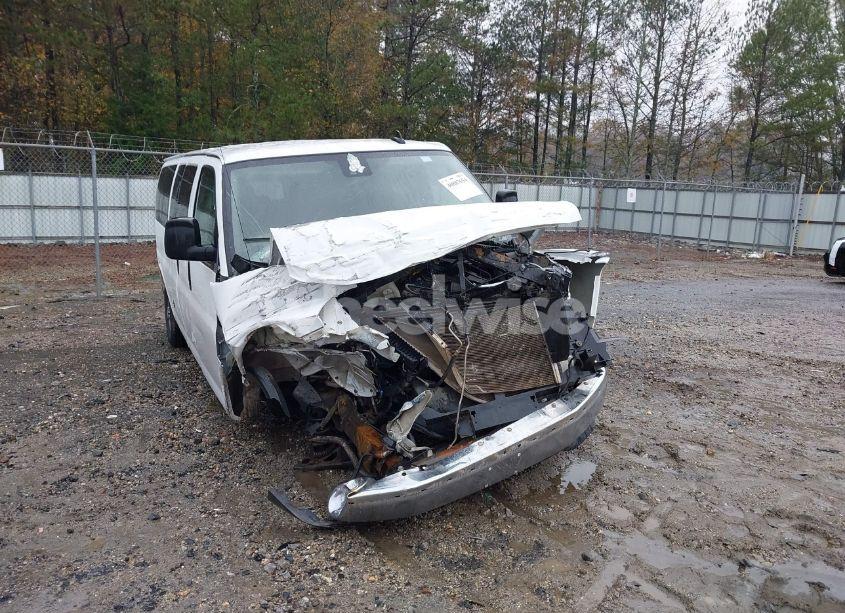 Photo 6 of 2020 Chevrolet Express PASSENGER RWD 3500 EXTENDED WHEELBASE LT (VIN 1GAZGPFG9L1192400)