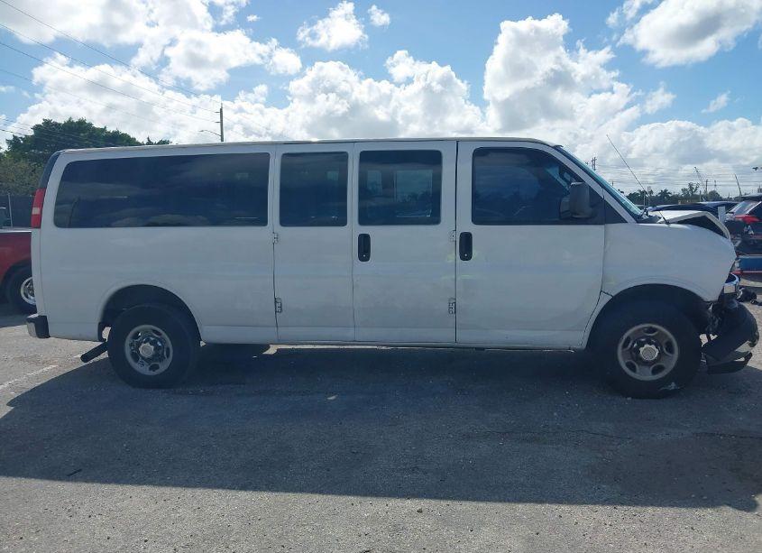 Photo 13 of 2016 Chevrolet Express 3500 LT (VIN 1GAZGPFGXG1189043)