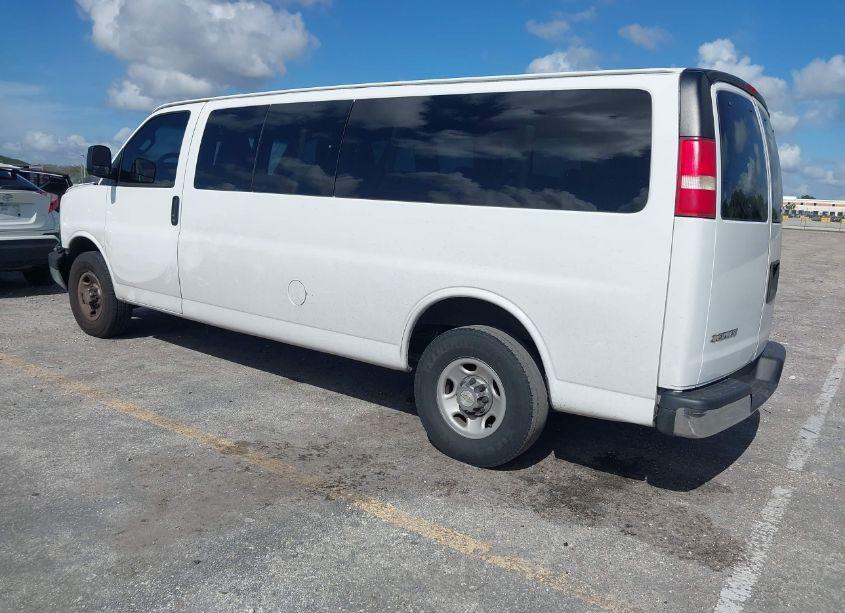Photo 3 of 2016 Chevrolet Express 3500 LT (VIN 1GAZGPFGXG1189043)