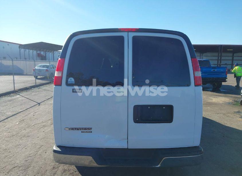 Photo 16 of 2016 Chevrolet Express 3500 LT (VIN 1GAZGPFGXG1234076)