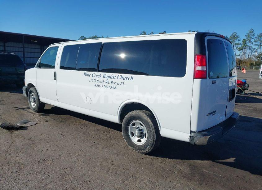 Photo 3 of 2016 Chevrolet Express 3500 LT (VIN 1GAZGPFGXG1234076)