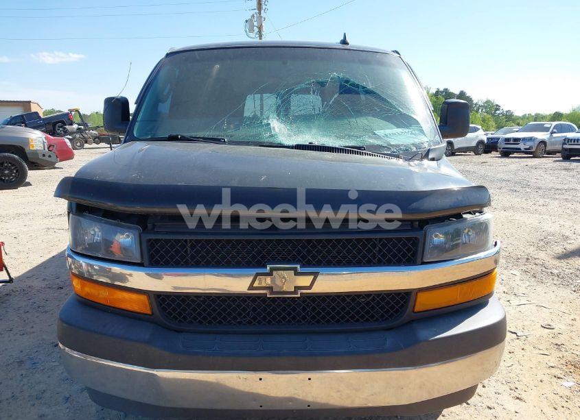 Photo 12 of 2017 Chevrolet Express 3500 LT (VIN 1GAZGPFGXH1166220)