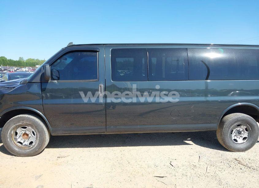 Photo 14 of 2017 Chevrolet Express 3500 LT (VIN 1GAZGPFGXH1166220)