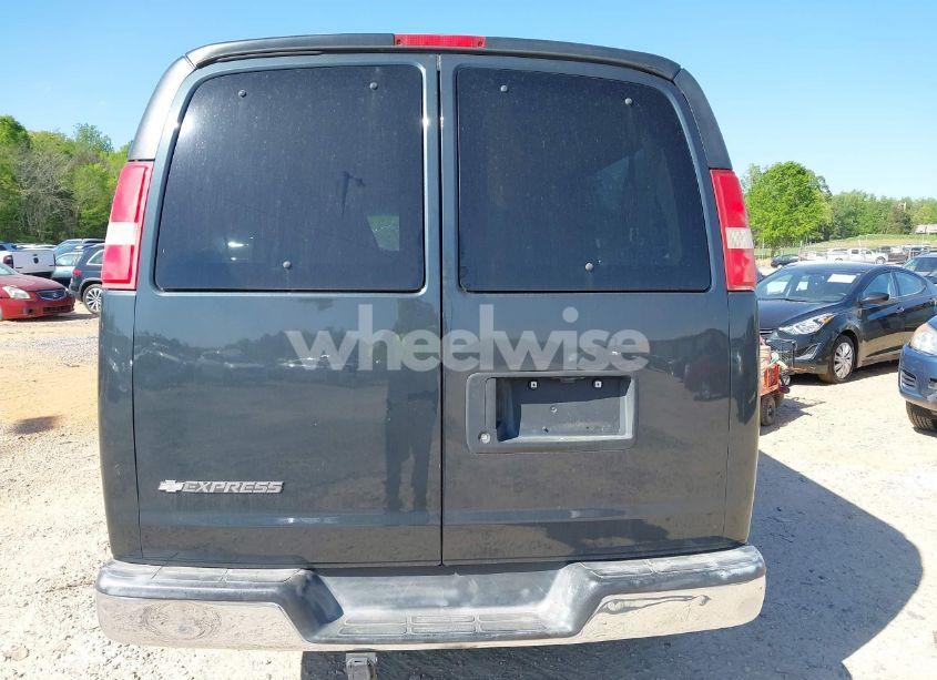 Photo 16 of 2017 Chevrolet Express 3500 LT (VIN 1GAZGPFGXH1166220)