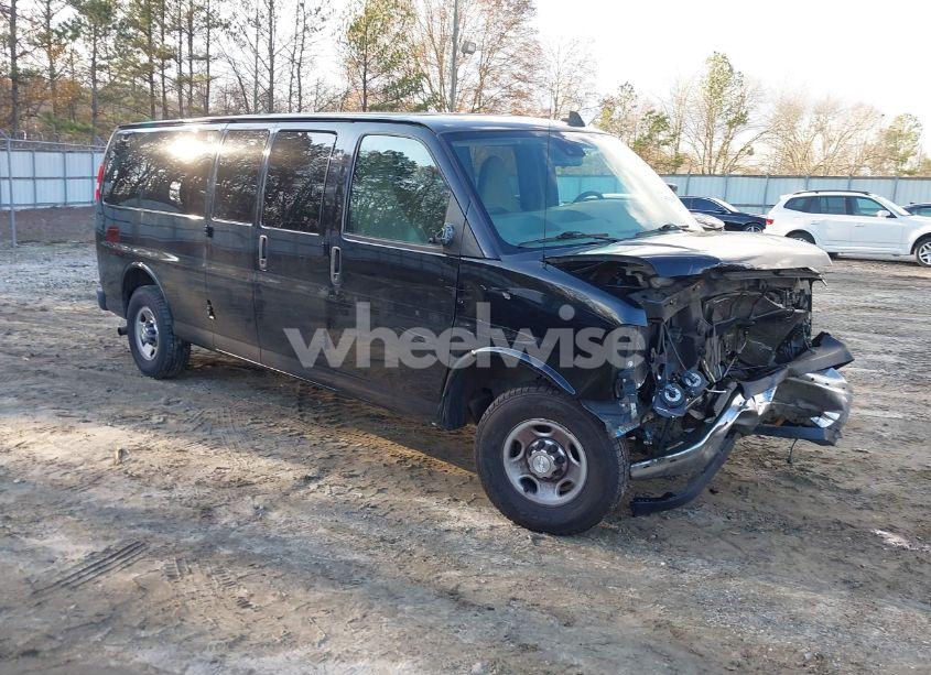 2020 Chevrolet Express PASSENGER RWD 3500 EXTENDED WHEELBASE LT (VIN 1GAZGPFGXL1117480) main photo