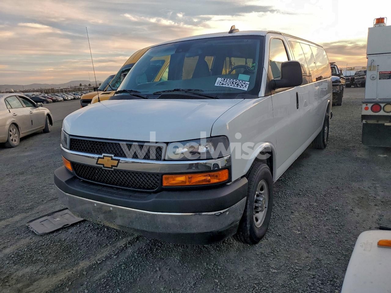 2025 CHEVROLET EXPRESS G3500 LT (VIN 1GAZGPFP4S1212101) main photo