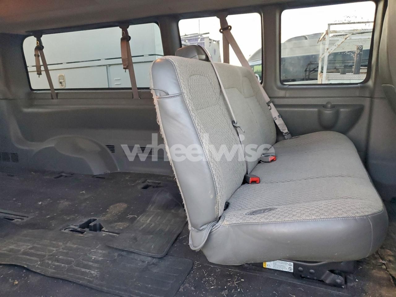 Photo 11 of 2025 CHEVROLET EXPRESS G3500 LT (VIN 1GAZGPFP4S1212101)