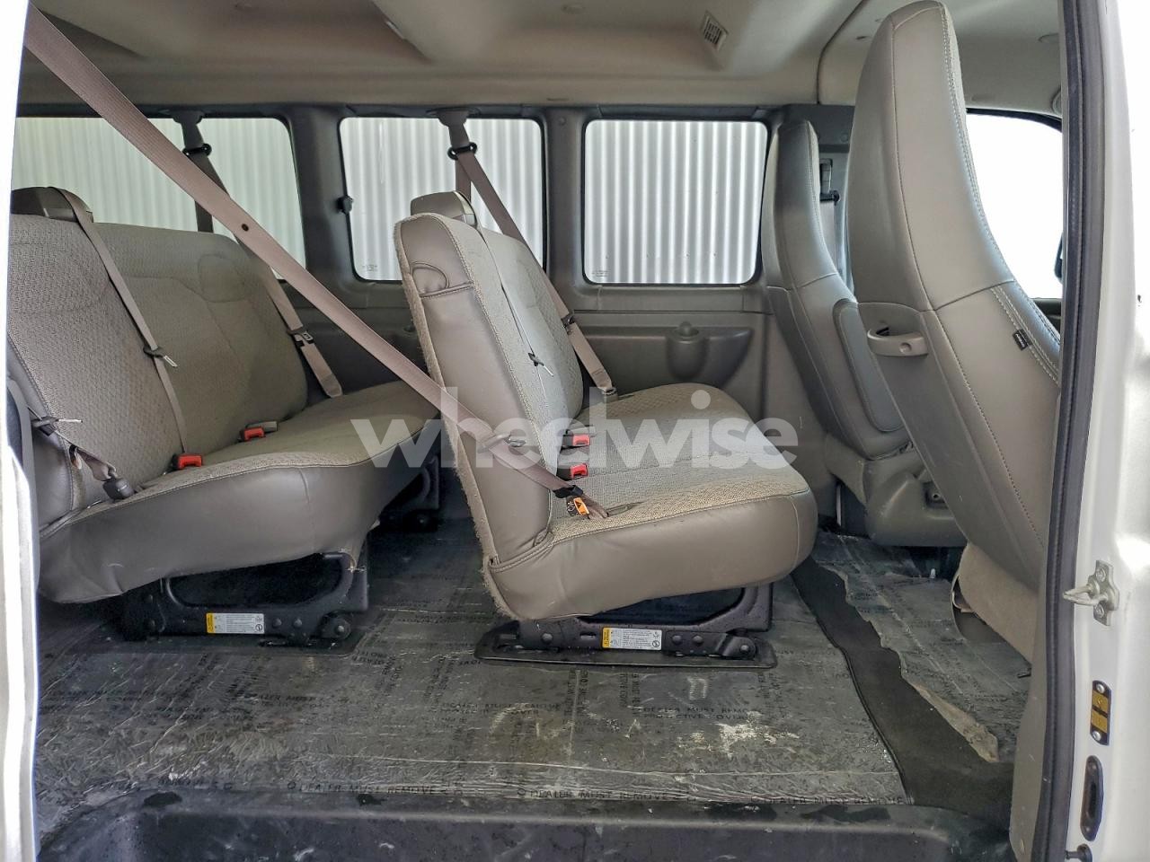 Photo 11 of 2025 CHEVROLET EXPRESS G3500 LT (VIN 1GAZGPFP9S1218881)