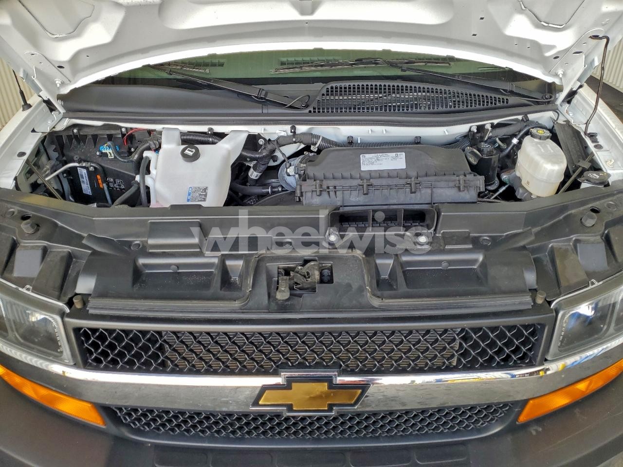 Photo 12 of 2025 CHEVROLET EXPRESS G3500 LT (VIN 1GAZGPFP9S1218881)