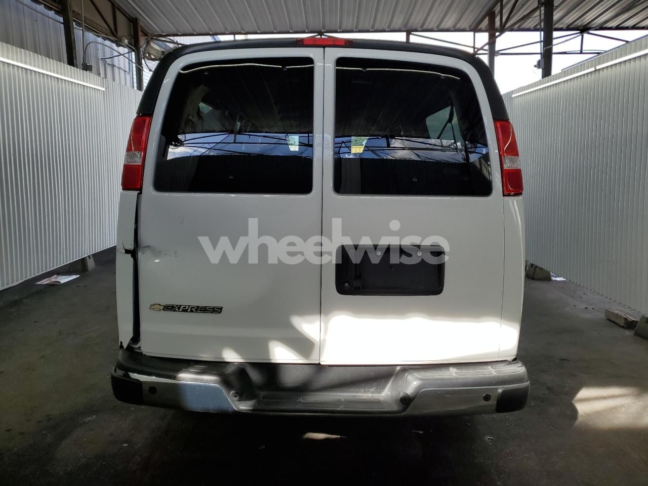 Photo 6 of 2025 CHEVROLET EXPRESS G3500 LT (VIN 1GAZGPFP9S1218881)