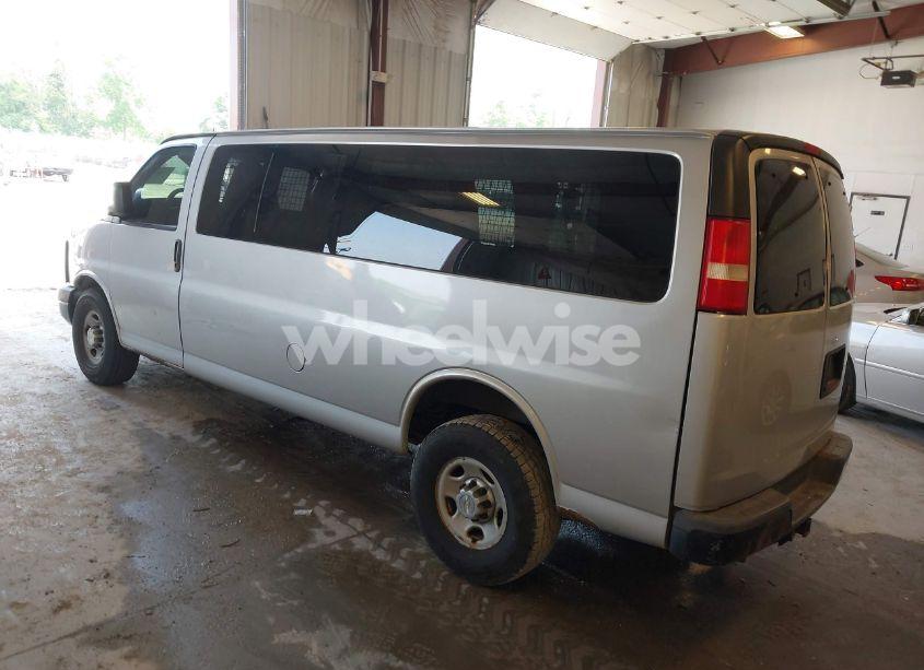 Photo 3 of 2012 Chevrolet Express 3500 LS (VIN 1GAZGZFG0C1187114)