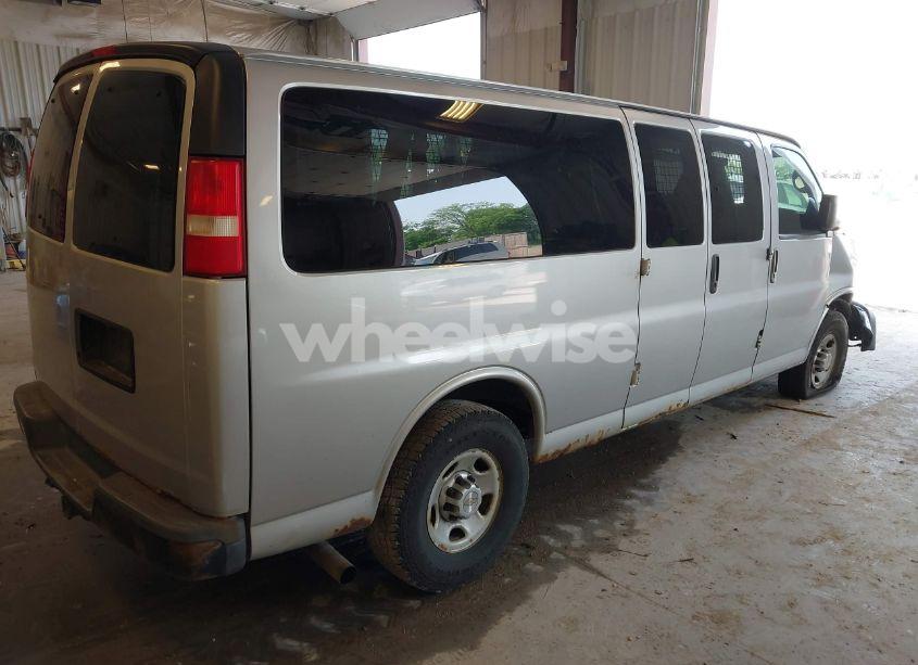 Photo 4 of 2012 Chevrolet Express 3500 LS (VIN 1GAZGZFG0C1187114)