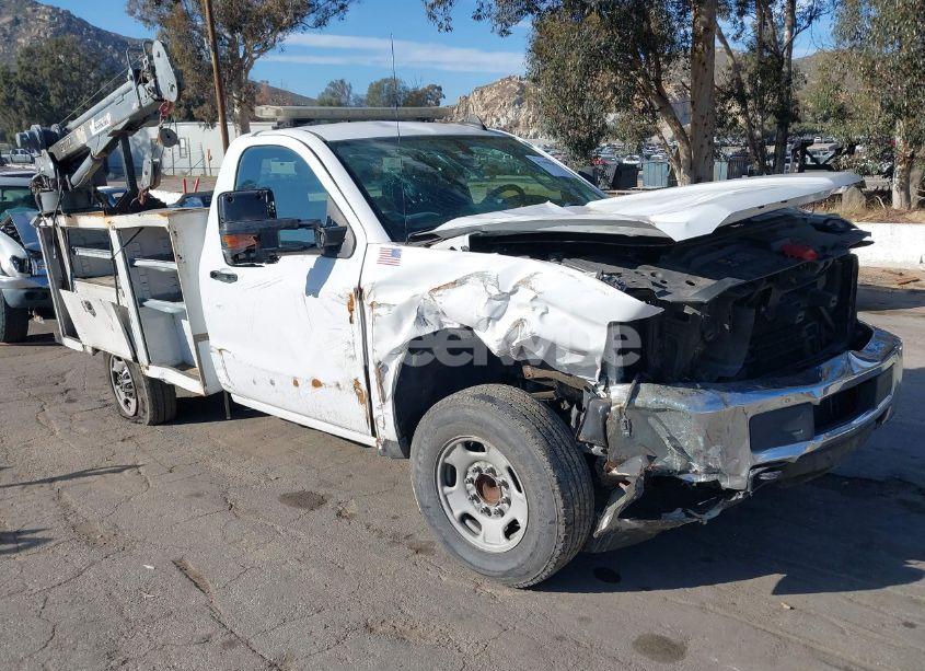 2015 Chevrolet Silverado 2500HD WT (VIN 1GB0CUEG7FZ516322) main photo