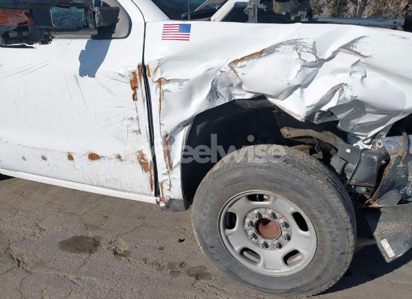 Photo 6 of 2015 Chevrolet Silverado 2500HD WT (VIN 1GB0CUEG7FZ516322)