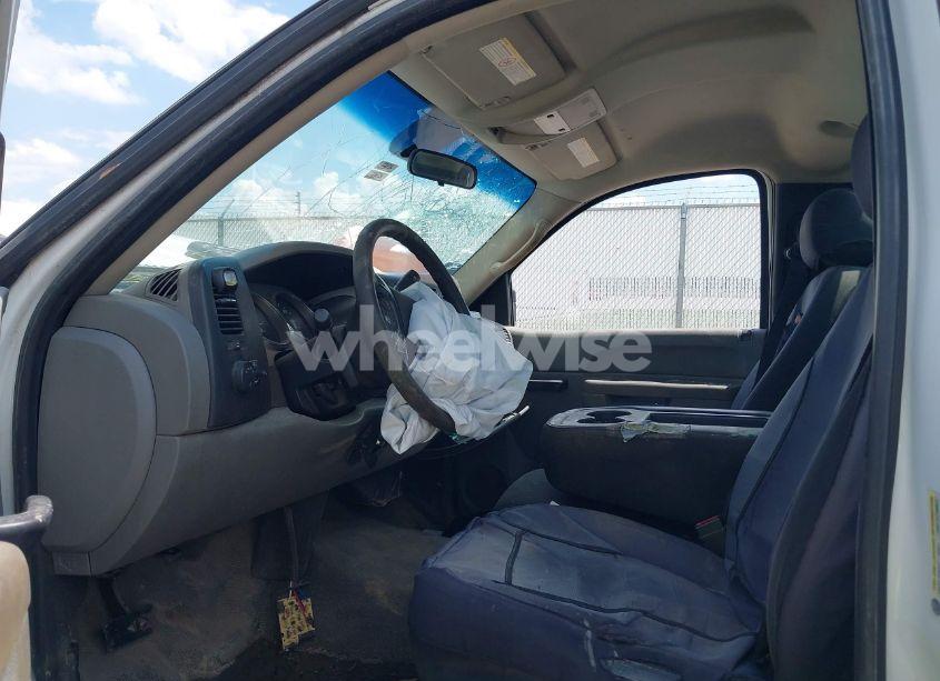 Photo 5 of 2011 Chevrolet Silverado 2500HD WORK TRUCK (VIN 1GB0CVCG2BF138236)