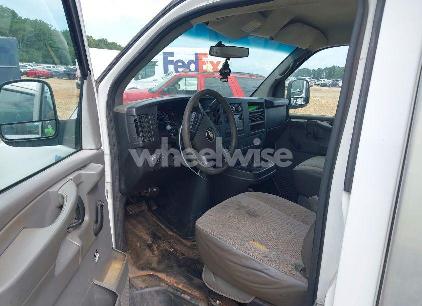 Photo 6 of 2013 Chevrolet Express CUTAWAY 3500 (VIN 1GB0G2BG7D1170149)