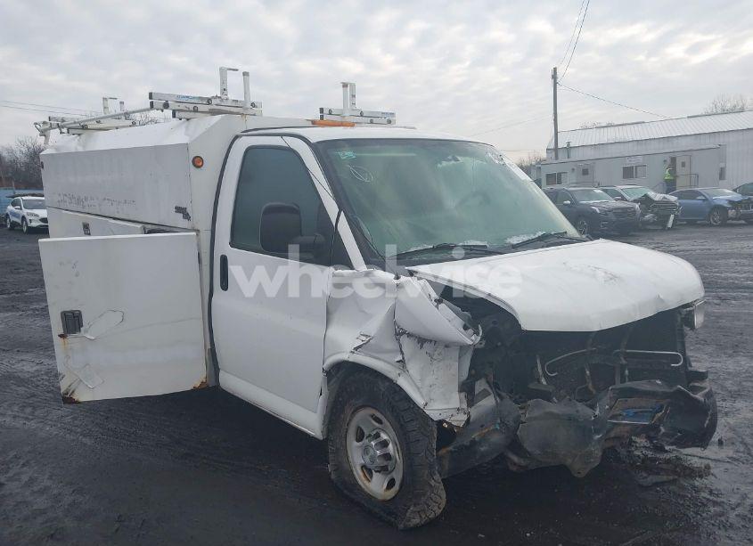 2014 Chevrolet Express CUTAWAY WORK VAN (VIN 1GB0G2CG7E1138110) main photo