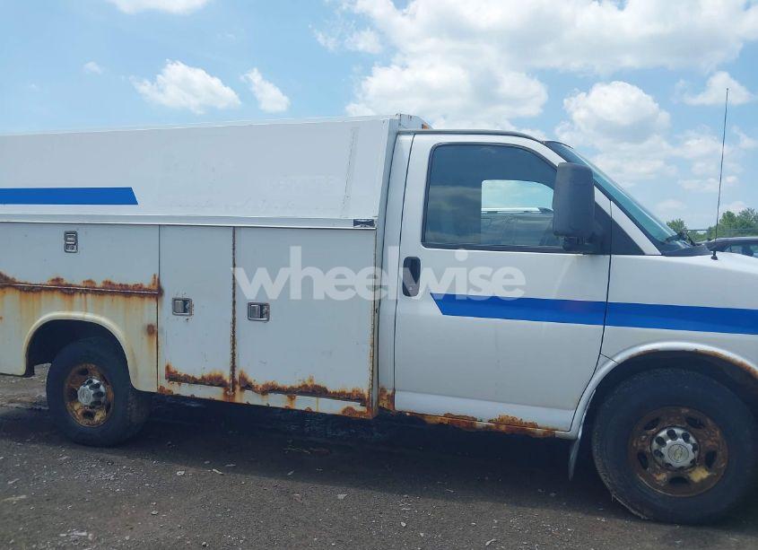 Photo 13 of 2011 Chevrolet Express CUTAWAY WORK VAN (VIN 1GB0G2CG8B1138323)