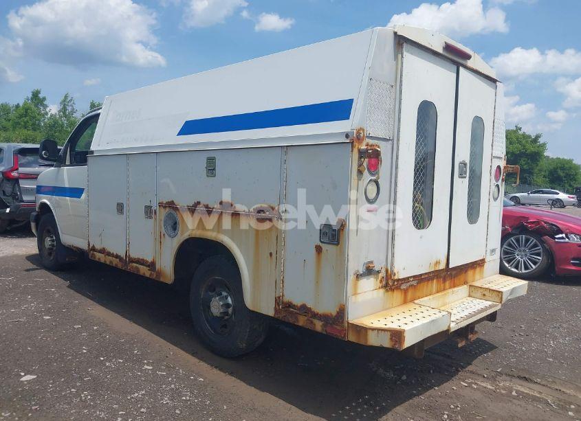 Photo 3 of 2011 Chevrolet Express CUTAWAY WORK VAN (VIN 1GB0G2CG8B1138323)