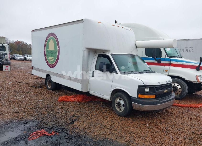 2012 Chevrolet Express CUTAWAY WORK VAN (VIN 1GB0G3CG4C1175568) main photo