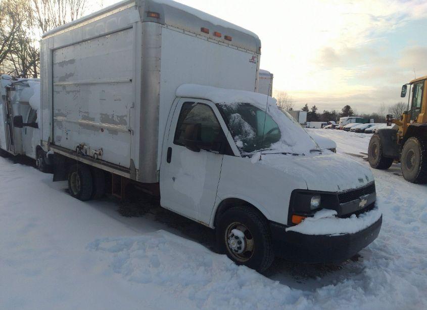 2012 Chevrolet Express CUTAWAY WORK VAN (VIN 1GB0G3CG5C1152722) main photo