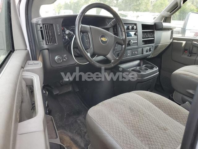 Photo 2 of 2022 CHEVROLET EXPRESS G3500 (VIN 1GB0GRF7XN1286109)