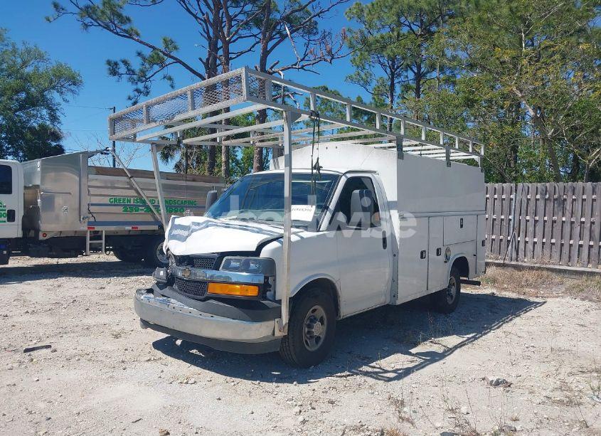 Photo 2 of 2019 Chevrolet Express CUTAWAY WORK VAN (VIN 1GB0GRFG1K1295549)