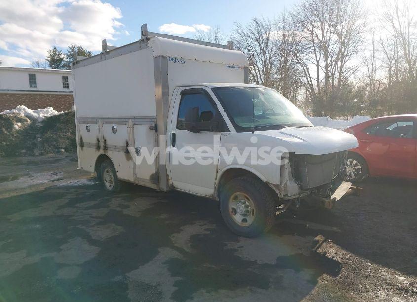 2017 Chevrolet Express CUTAWAY WORK VAN (VIN 1GB0GRFG4H1227884) main photo