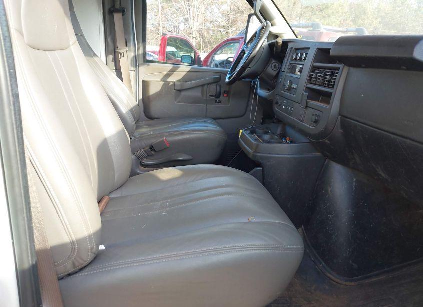 Photo 7 of 2020 Chevrolet Express CUTAWAY WORK VAN (VIN 1GB0GRFG6L1211968)