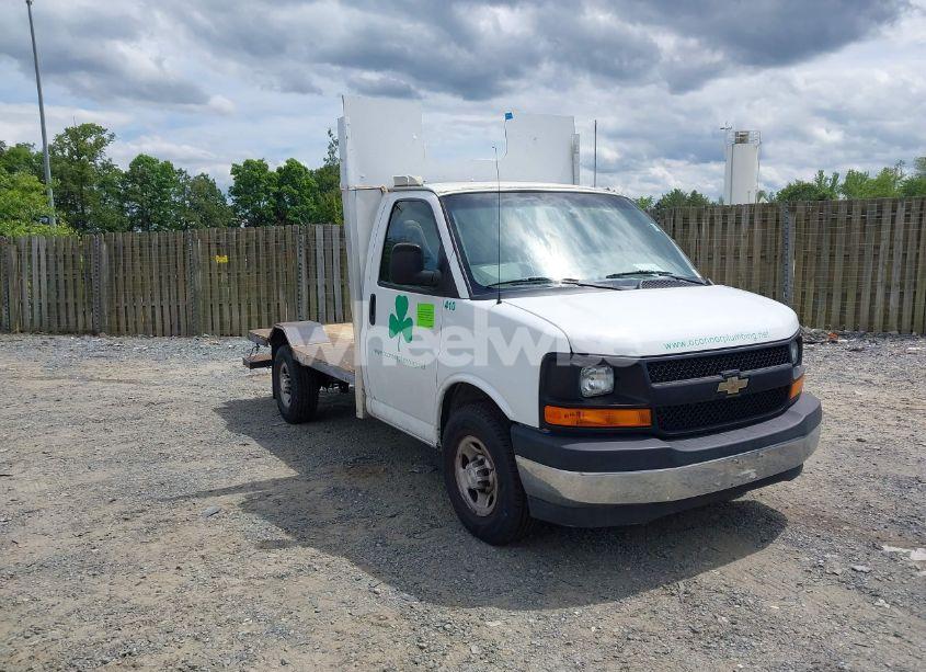 2017 Chevrolet Express CUTAWAY WORK VAN (VIN 1GB0GRFG9H1298742) main photo