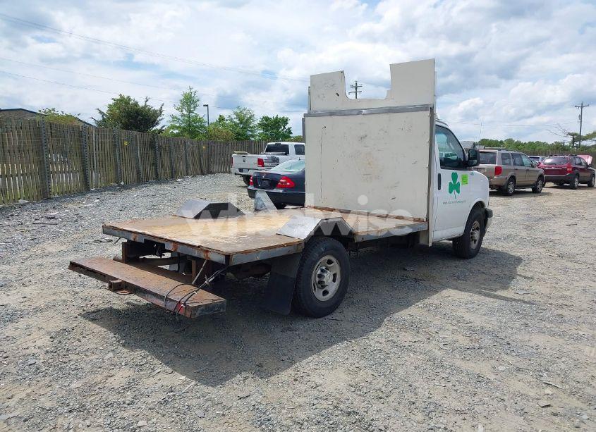 Photo 4 of 2017 Chevrolet Express CUTAWAY WORK VAN (VIN 1GB0GRFG9H1298742)