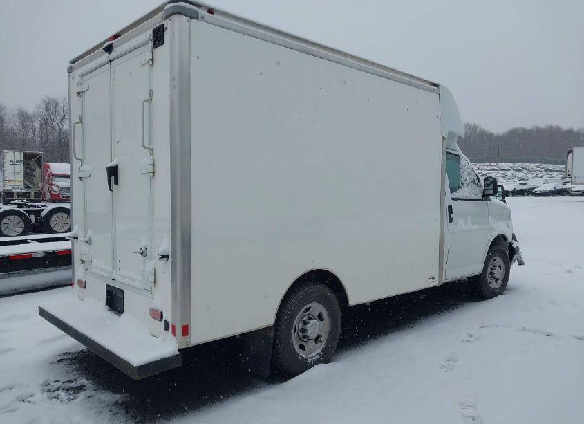 Photo 4 of 2020 Chevrolet Express CUTAWAY WORK VAN (VIN 1GB0GRFG9L1151703)