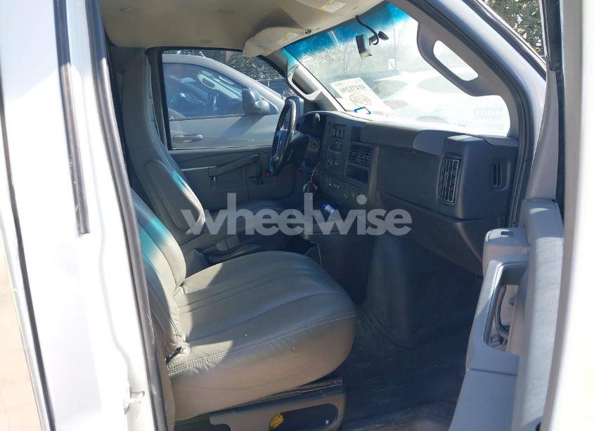 Photo 6 of 2016 Chevrolet Express CUTAWAY 3500 (VIN 1GB0GRFGXG1305518)
