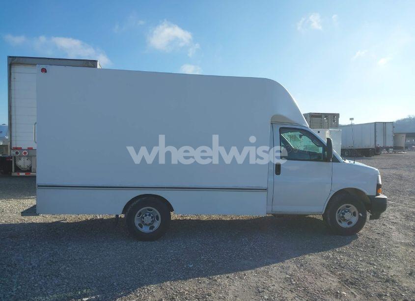 Photo 14 of 2020 Chevrolet Express CUTAWAY WORK VAN (VIN 1GB0GRFP1L1214650)