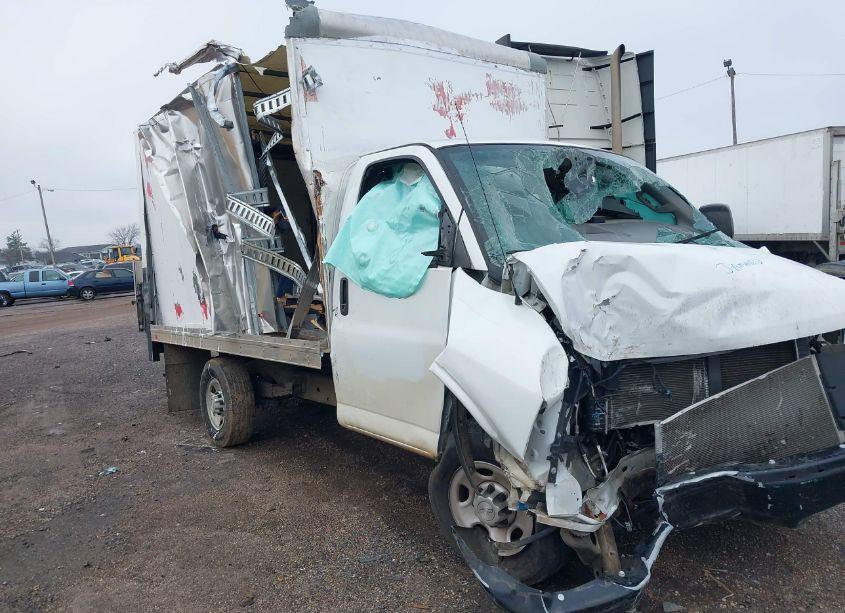 2019 Chevrolet Express CUTAWAY WORK VAN (VIN 1GB0GRFP5K1370561) main photo