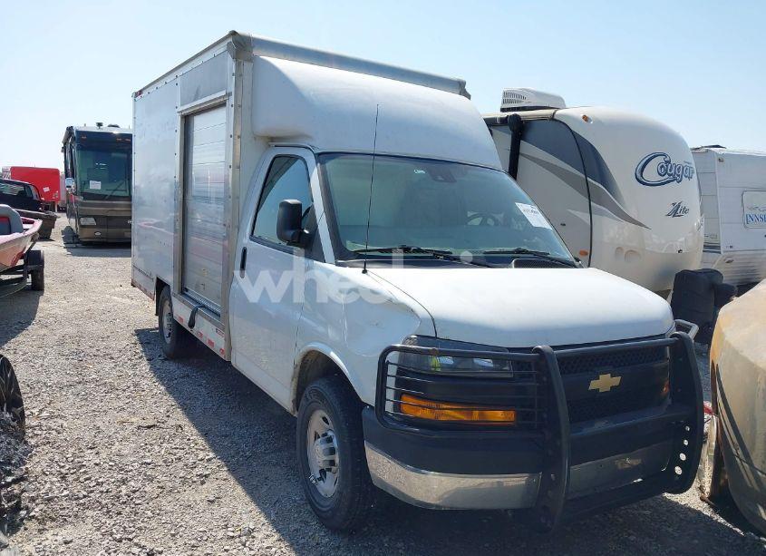 2019 Chevrolet Express CUTAWAY WORK VAN (VIN 1GB0GRFP8K1141419) main photo