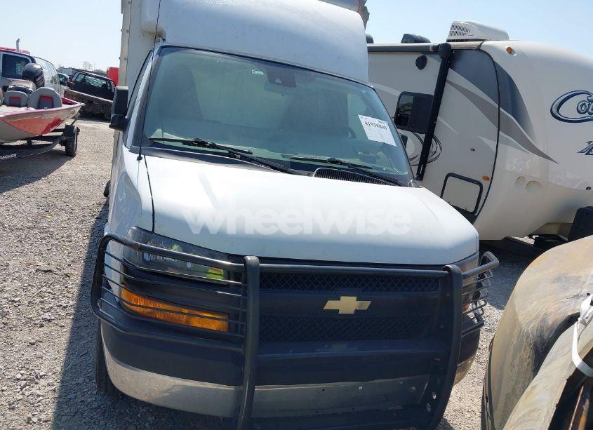 Photo 12 of 2019 Chevrolet Express CUTAWAY WORK VAN (VIN 1GB0GRFP8K1141419)