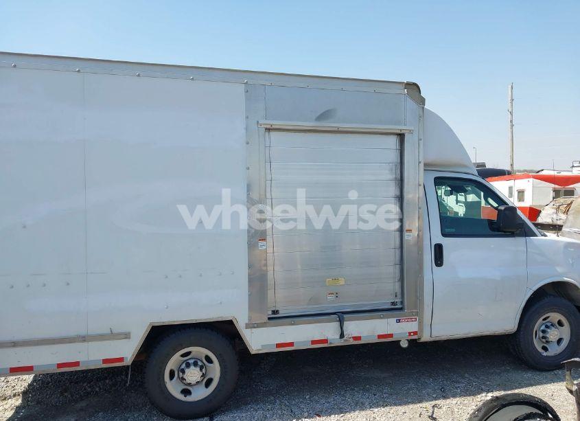 Photo 13 of 2019 Chevrolet Express CUTAWAY WORK VAN (VIN 1GB0GRFP8K1141419)