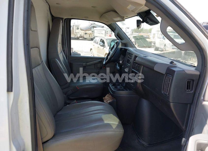 Photo 6 of 2019 Chevrolet Express CUTAWAY WORK VAN (VIN 1GB0GRFP8K1141419)