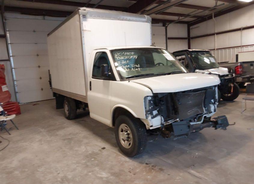 2021 Chevrolet Express CUTAWAY WORK VAN (VIN 1GB0GRFPXM1164865) main photo