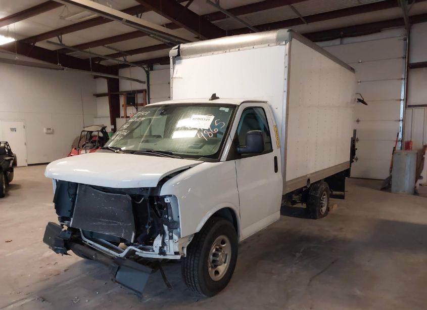 Photo 2 of 2021 Chevrolet Express CUTAWAY WORK VAN (VIN 1GB0GRFPXM1164865)