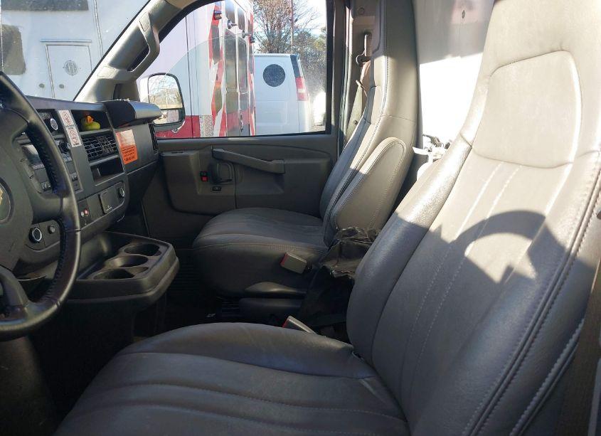 Photo 6 of 2023 Chevrolet Express CUTAWAY WORK VAN (VIN 1GB0GSF74P1112031)