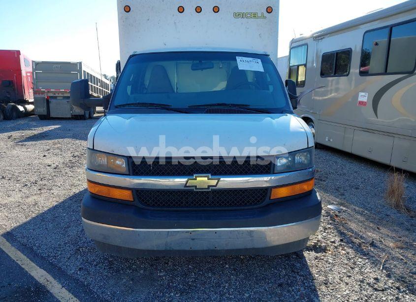 Photo 12 of 2018 Chevrolet Express CUTAWAY WORK VAN (VIN 1GB0GSFG0J1169009)