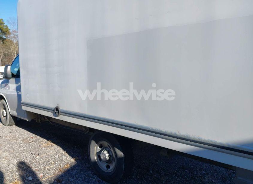 Photo 14 of 2018 Chevrolet Express CUTAWAY WORK VAN (VIN 1GB0GSFG0J1169009)